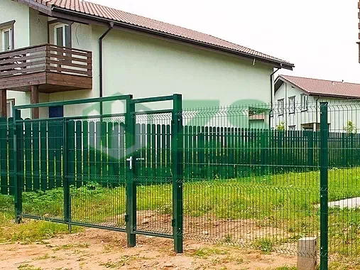 Забор из 3Д сетки гиттер с бетонированием столбов Забор из 3Д сетки гиттер с бетонированием столбов